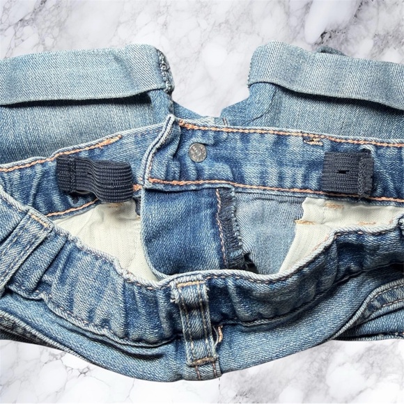 BabyGap 1969 Denim Shorts 12-18 Months Light Wash Cuffed Toddler Jeans - Picture 3 of 4